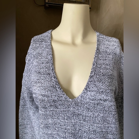 H&M Conscious V-Neck Pullover Sweater Women’s, Size S, oversized - Picture 2 of 10